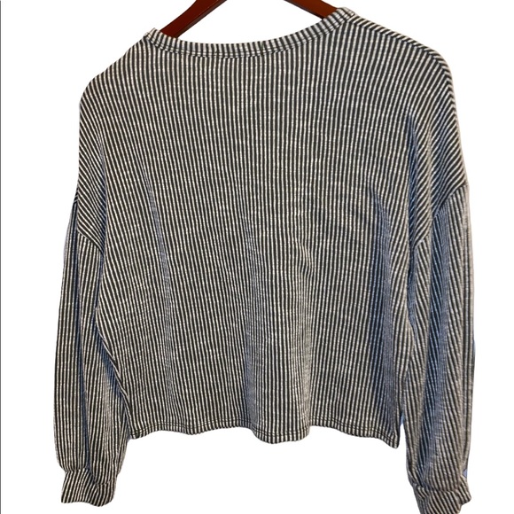 🌅CAUTION TO THE WIND Long Sleeve Size S/M - Picture 3 of 7